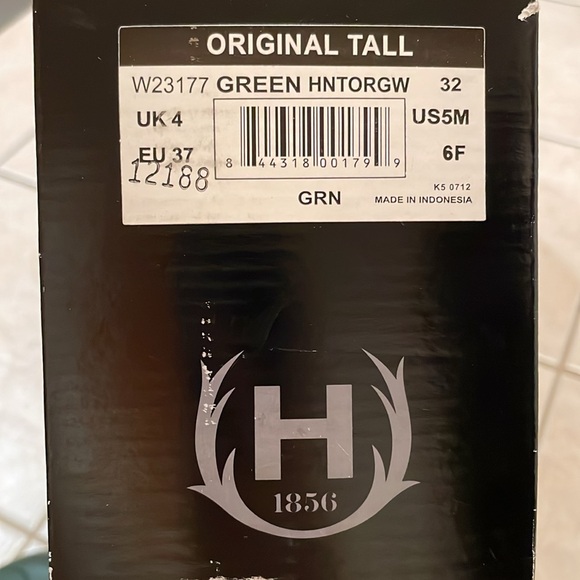 Hunter Brand Women's Original Tall Rain Boots, Hunter Green - Picture 11 of 11